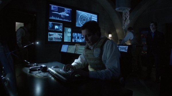 Bodyguard of Lies The 100 Season 2 Episode Fourteen-2006
