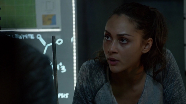 Bodyguard of Lies The 100 Season 2 Episode Fourteen-1708
