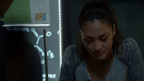 Bodyguard of Lies The 100 Season 2 Episode Fourteen-1704
