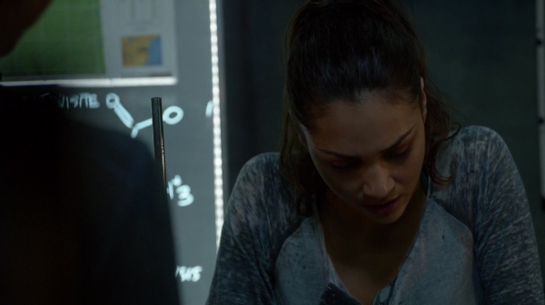 Bodyguard of Lies The 100 Season 2 Episode Fourteen-1702

