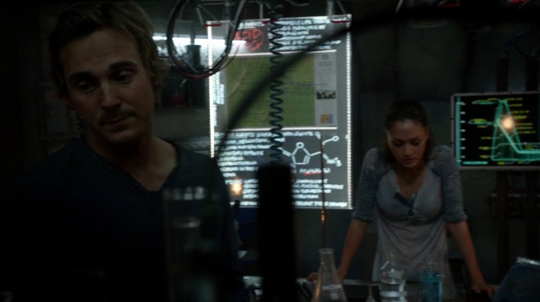 Bodyguard of Lies The 100 Season 2 Episode Fourteen-1692
