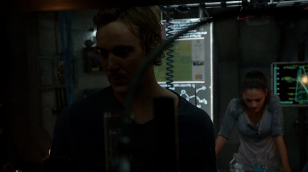 Bodyguard of Lies The 100 Season 2 Episode Fourteen-1690
