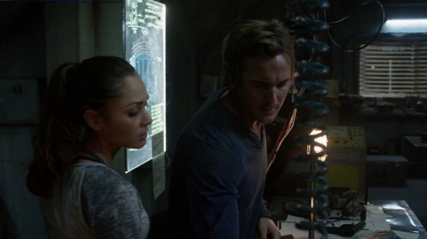 Bodyguard of Lies The 100 Season 2 Episode Fourteen-1671
