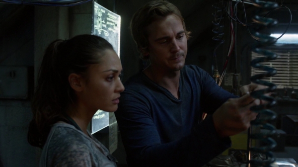 Bodyguard of Lies The 100 Season 2 Episode Fourteen-1668
