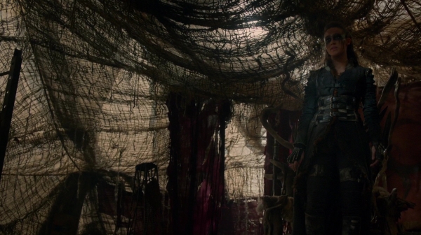 Bodyguard of Lies The 100 Season 2 Episode Fourteen-1221
