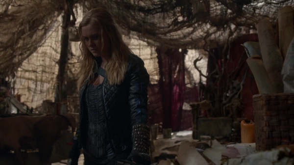 Bodyguard of Lies The 100 Season 2 Episode Fourteen-1194
