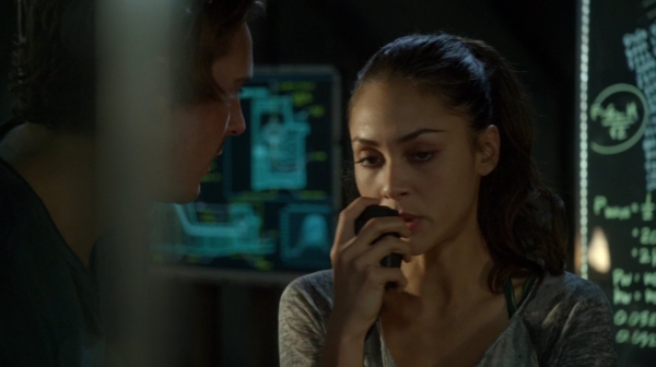 Bodyguard of Lies The 100 Season 2 Episode Fourteen-891
