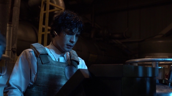 Bodyguard of Lies The 100 Season 2 Episode Fourteen-880
