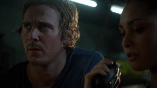 Bodyguard of Lies The 100 Season 2 Episode Fourteen-870
