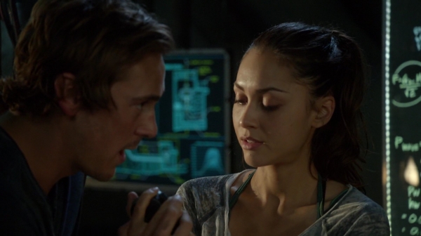 Bodyguard of Lies The 100 Season 2 Episode Fourteen-867
