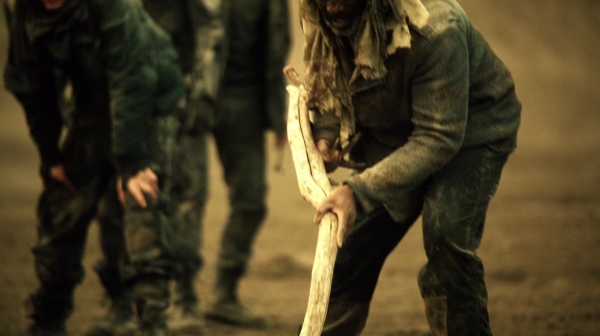 Bodyguard of Lies The 100 Season 2 Episode Fourteen-840
