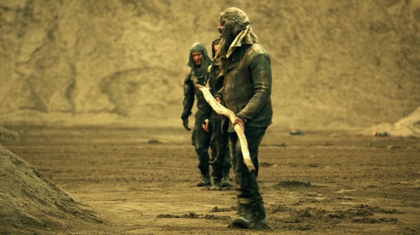 Bodyguard of Lies The 100 Season 2 Episode Fourteen-826

