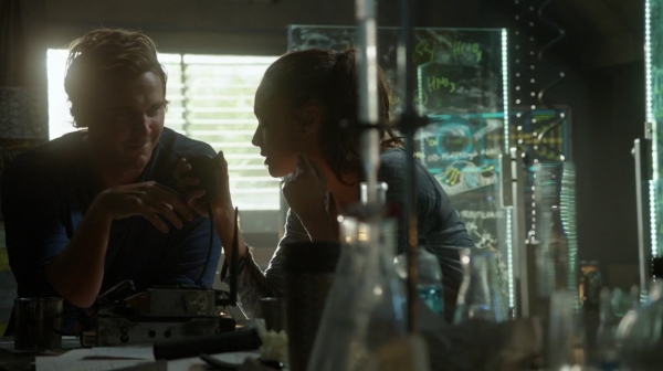 Bodyguard of Lies The 100 Season 2 Episode Fourteen-745
