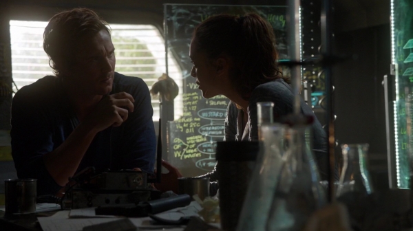 Bodyguard of Lies The 100 Season 2 Episode Fourteen-727
