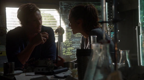 Bodyguard of Lies The 100 Season 2 Episode Fourteen-726
