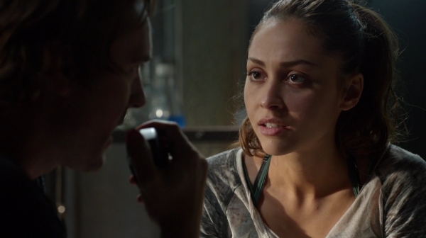 Bodyguard of Lies The 100 Season 2 Episode Fourteen-704
