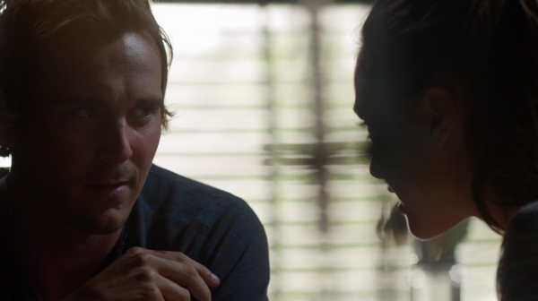 Bodyguard of Lies The 100 Season 2 Episode Fourteen-697
