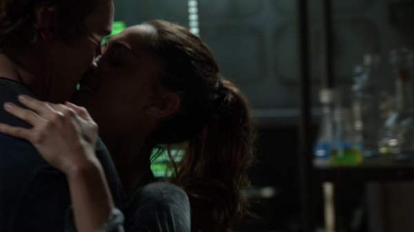 Bodyguard of Lies The 100 Season 2 Episode Fourteen-666
