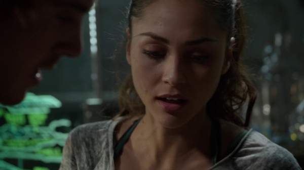 Bodyguard of Lies The 100 Season 2 Episode Fourteen-662
