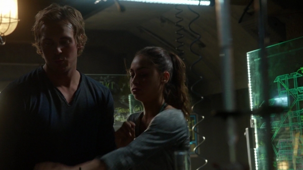 Bodyguard of Lies The 100 Season 2 Episode Fourteen-661
