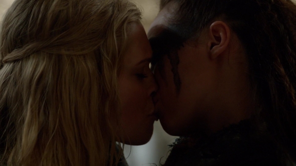 Bodyguard of Lies The 100 Season 2 Episode Fourteen-595
