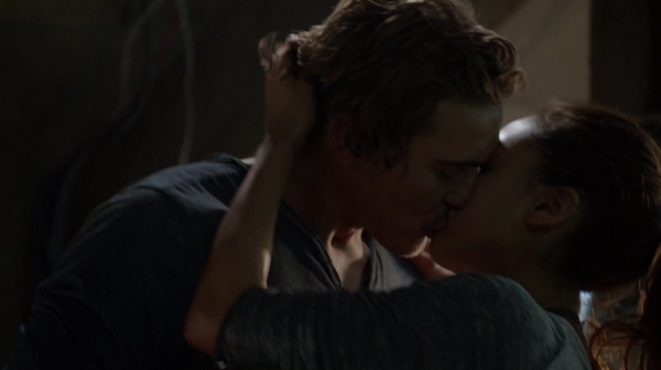 Bodyguard of Lies The 100 Season 2 Episode Fourteen-517
