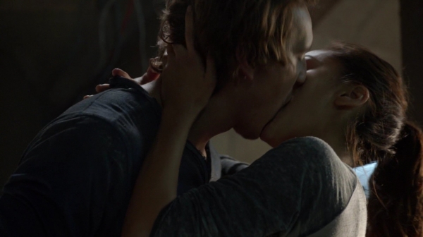 Bodyguard of Lies The 100 Season 2 Episode Fourteen-516
