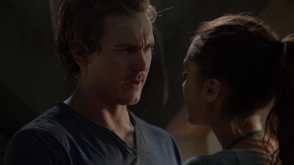 Bodyguard of Lies The 100 Season 2 Episode Fourteen-513

