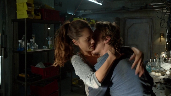 Bodyguard of Lies The 100 Season 2 Episode Fourteen-510
