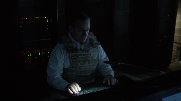 Bodyguard of Lies The 100 Season 2 Episode Fourteen-412
