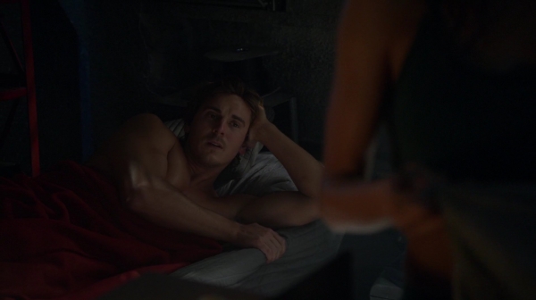 Bodyguard of Lies The 100 Season 2 Episode Fourteen-226
