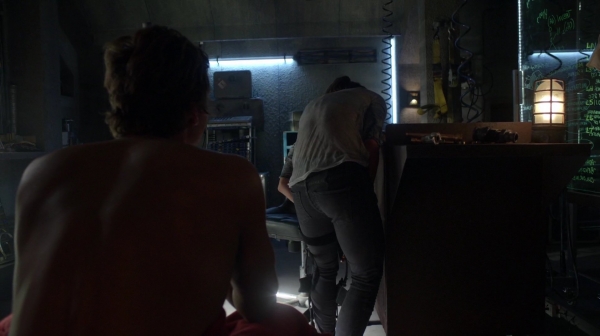 Bodyguard of Lies The 100 Season 2 Episode Fourteen-205

