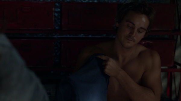 Bodyguard of Lies The 100 Season 2 Episode Fourteen-180

