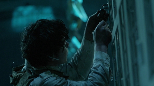 The 100 Season 2 Episode 15 Blood Must Have Blood Part One-2047
