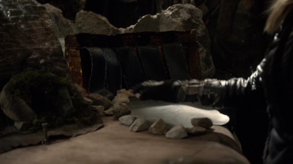 The 100 Season 2 Episode 15 Blood Must Have Blood Part One-1682

