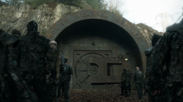 The 100 Season 2 Episode 15 Blood Must Have Blood Part One-1662
