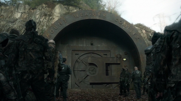 The 100 Season 2 Episode 15 Blood Must Have Blood Part One-1661
