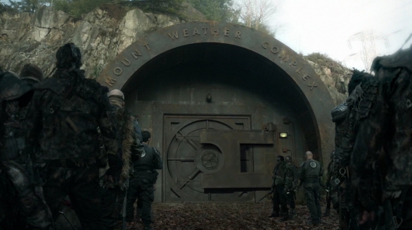 The 100 Season 2 Episode 15 Blood Must Have Blood Part One-1660
