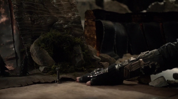 The 100 Season 2 Episode 15 Blood Must Have Blood Part One-1561
