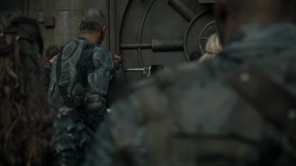 The 100 Season 2 Episode 15 Blood Must Have Blood Part One-1301
