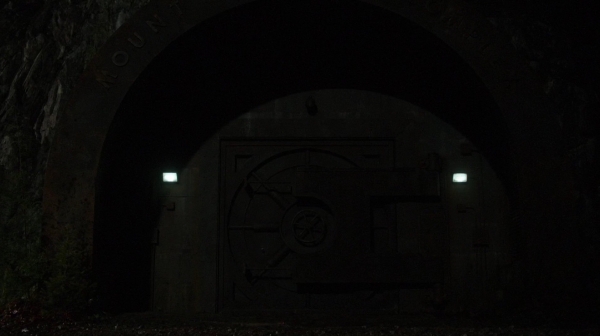 The 100 Season 2 Episode 15 Blood Must Have Blood Part One-938
