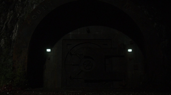 The 100 Season 2 Episode 15 Blood Must Have Blood Part One-872
