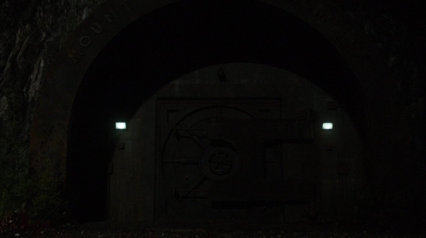 The 100 Season 2 Episode 15 Blood Must Have Blood Part One-871
