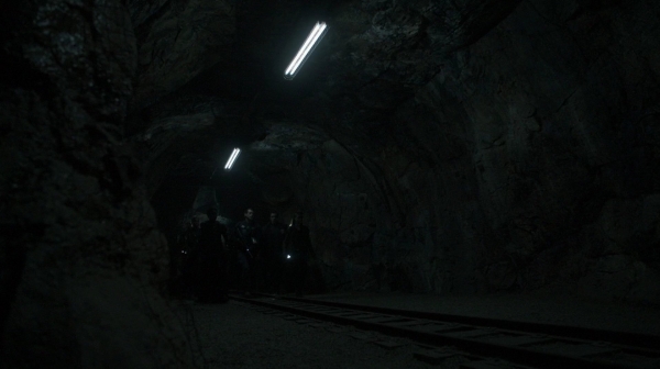 The 100 Season 2 Episode 15 Blood Must Have Blood Part One-825
