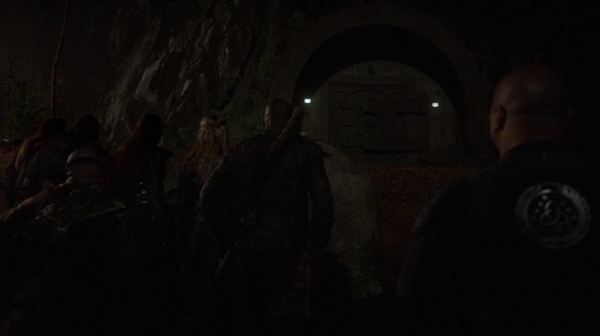 The 100 Season 2 Episode 15 Blood Must Have Blood Part One-815

