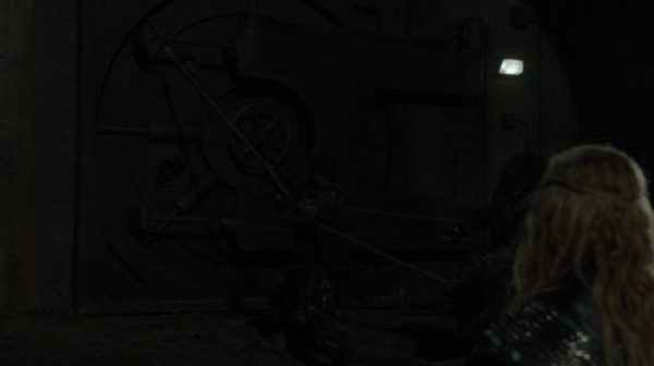 The 100 Season 2 Episode 15 Blood Must Have Blood Part One-494
