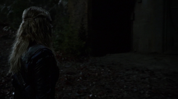 The 100 Season 2 Episode 15 Blood Must Have Blood Part One-8
