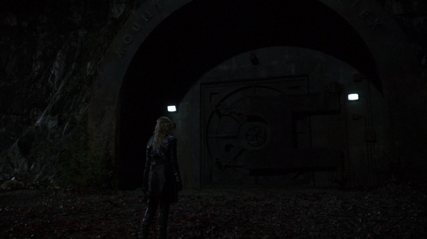 The 100 Season 2 Episode 15 Blood Must Have Blood Part One-4
