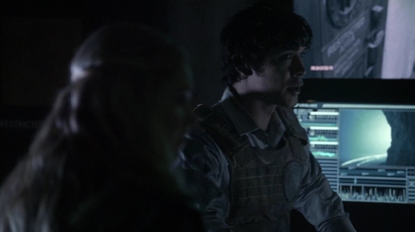 The 100 Season Two Episode Sixteen Blood Must Have Part Two-1126
