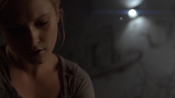 The 100 Season One Episode One Pilot Captures-2622
